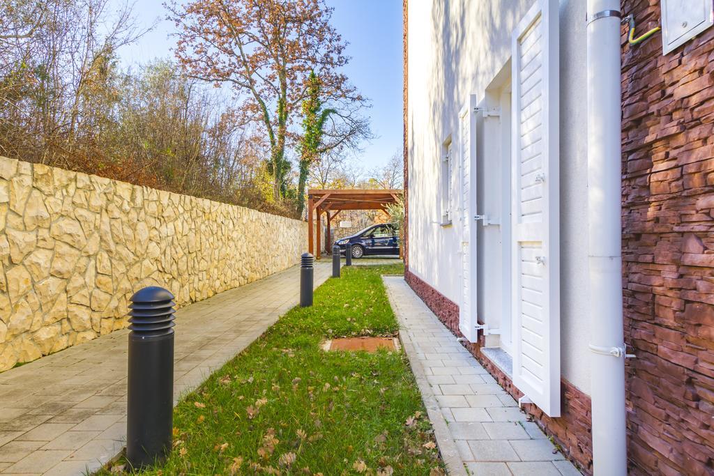 ונטאצ'יצ'י Villa Apartments Futura מראה חיצוני תמונה