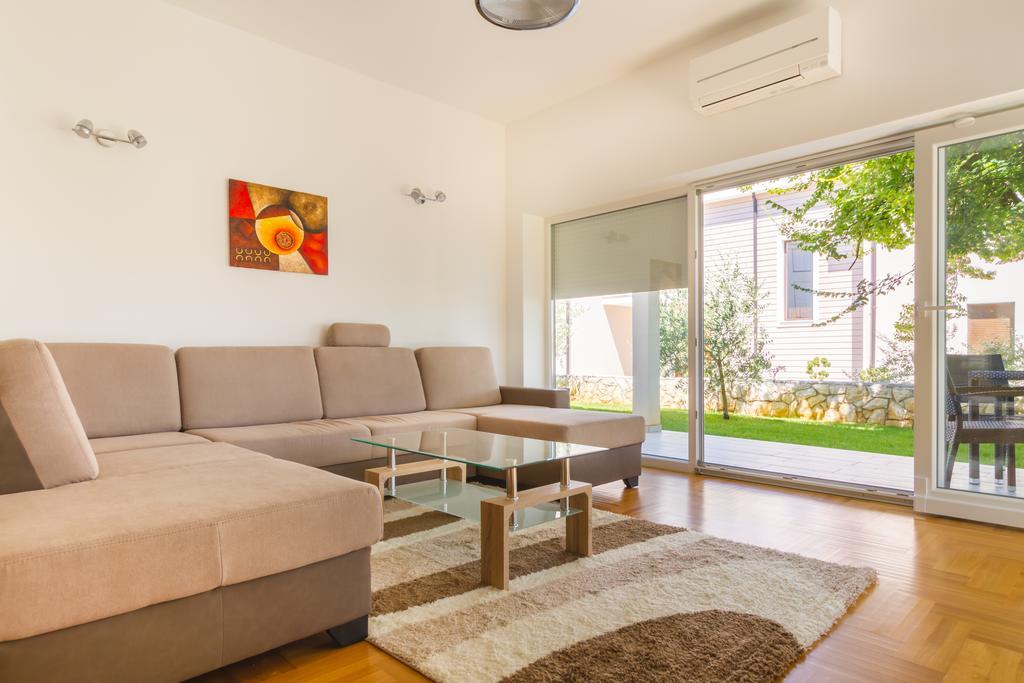 ונטאצ'יצ'י Villa Apartments Futura מראה חיצוני תמונה